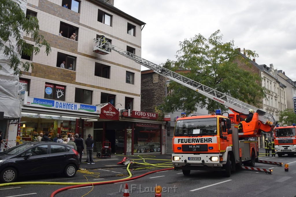 Feuer 2 Koeln Nippes Neusserstr P207.JPG - Miklos Laubert